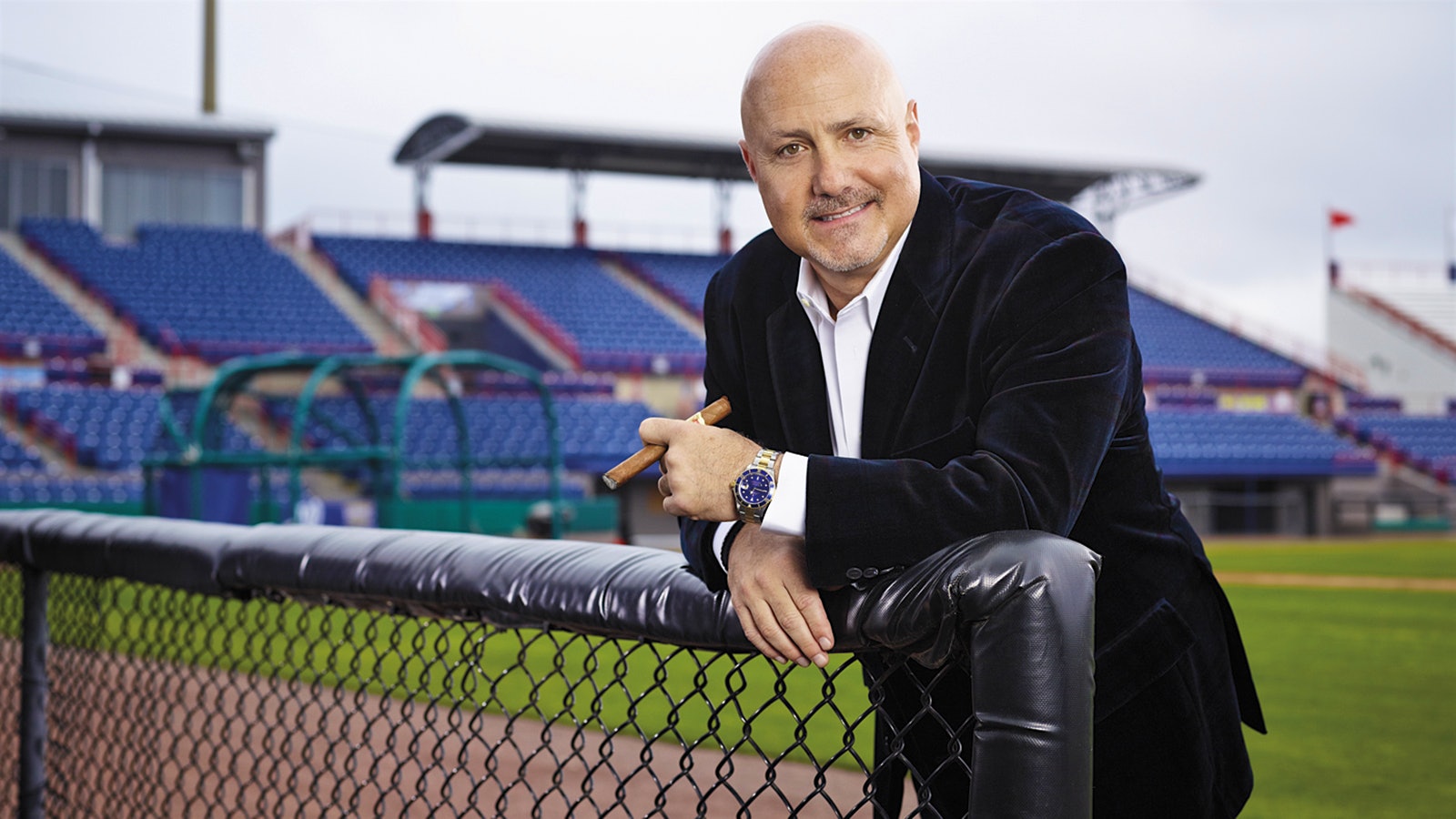 Washington Nationals General manager Jim Bowden holds a small