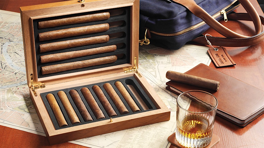 Adorini Travel Humidor Cedro | Cigar Aficionado