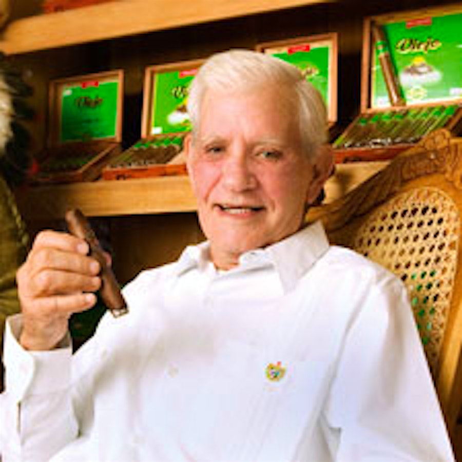 Rolando Reyes Sr. Dies at Age 89