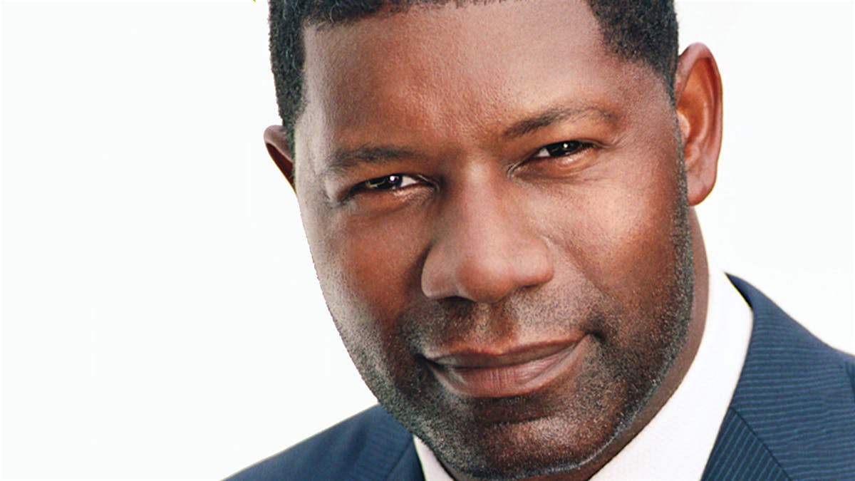 Dennis Haysbert Nov/Dec 2006