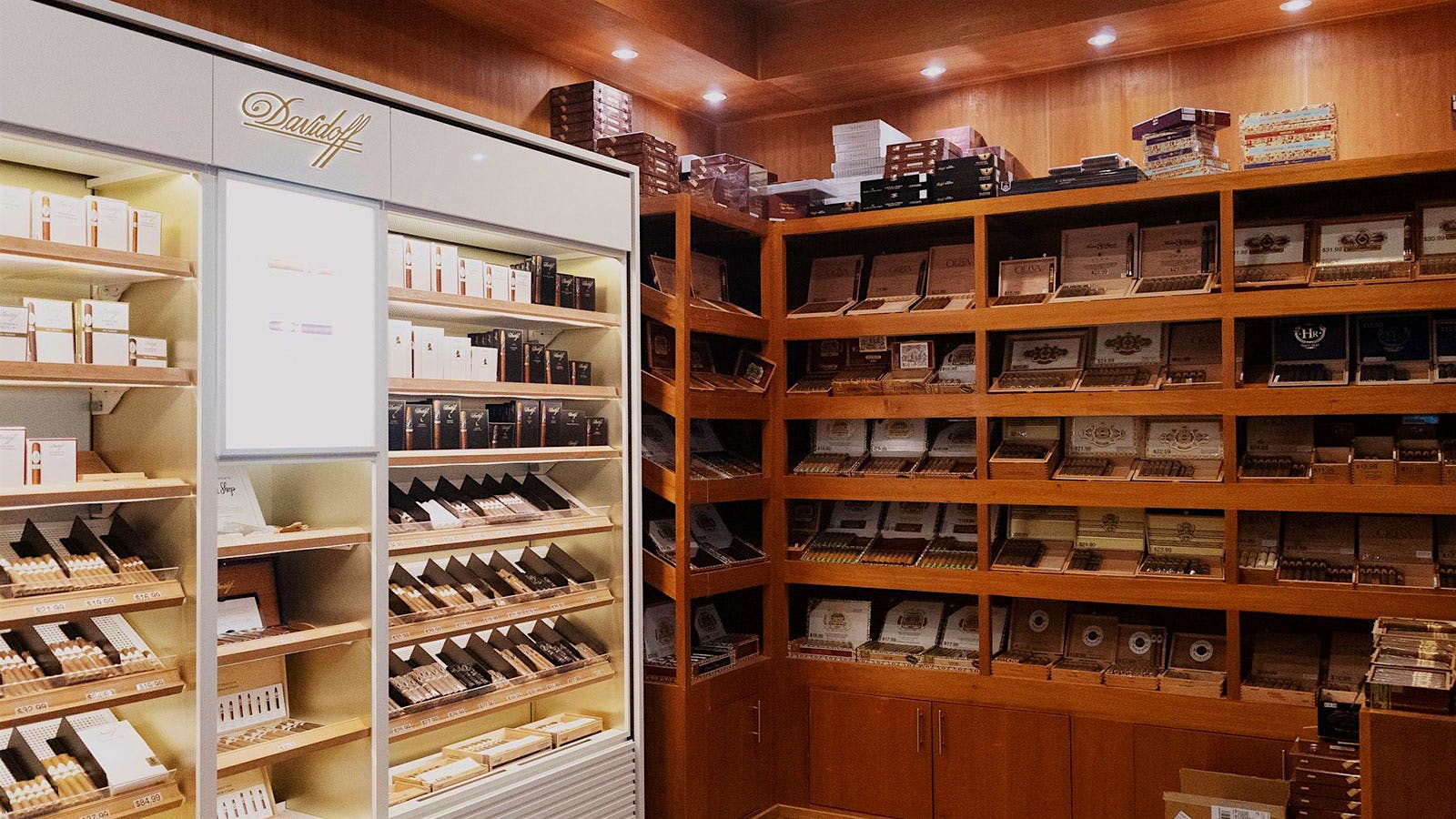 The humidor is stocked with cigars from Ashton, Padrón, Arturo Fuente, Davidoff, Avo, Oliva, HR, Zino Platinum and Plasencia..