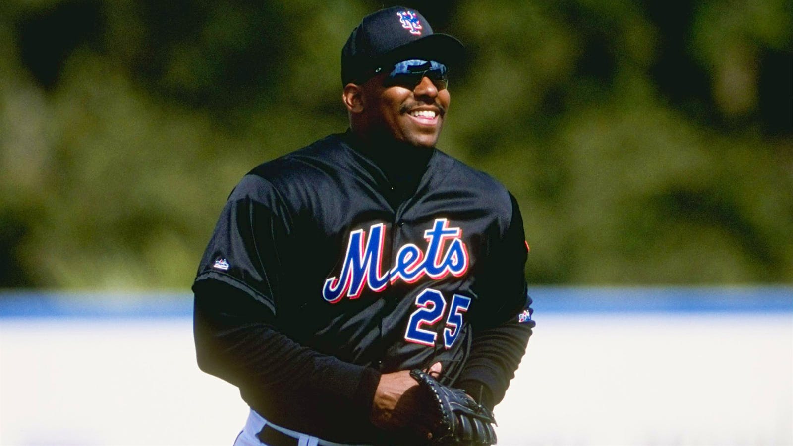 Mets to wear black jerseys on July 30 and remaining Friday night