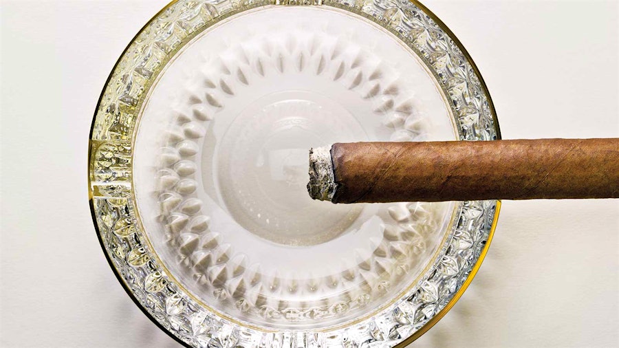 How To Ash A Cigar