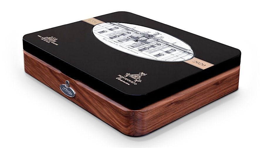 Special Montecristos And Humidor Made Just For Spain