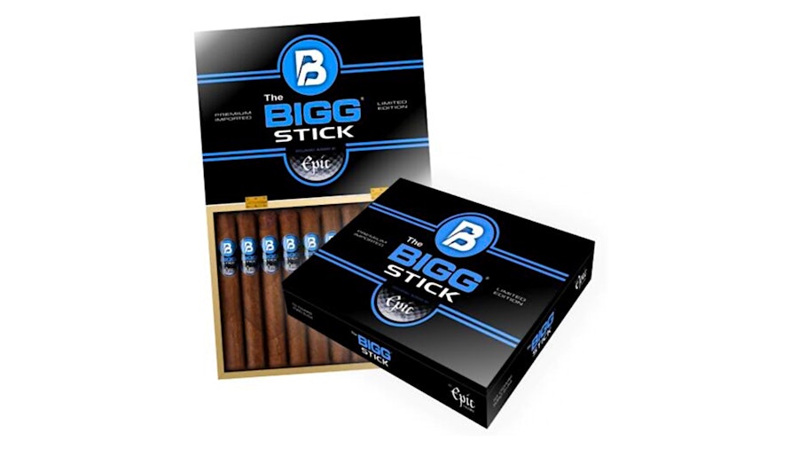 Bigg Golf And Epic Cigar Debut Cigar At 18th Hole