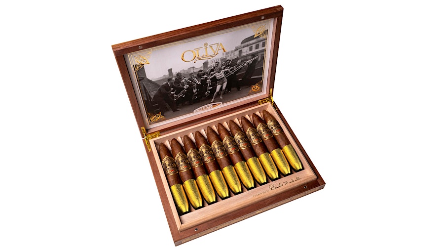 Oliva Debuting $300 Perfecto With Golden Covering