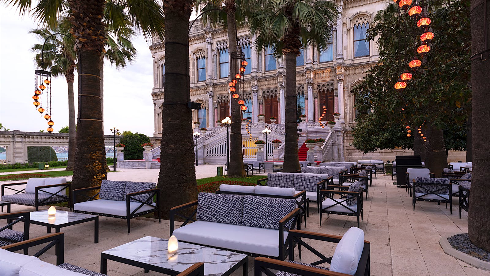 Le Fumoir, Ciragan Palace, Istanbul, Turkey | Cigar Aficionado