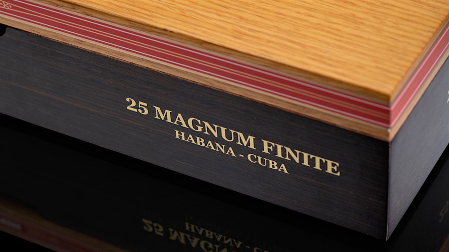 H. Upmann Magnum Finite
