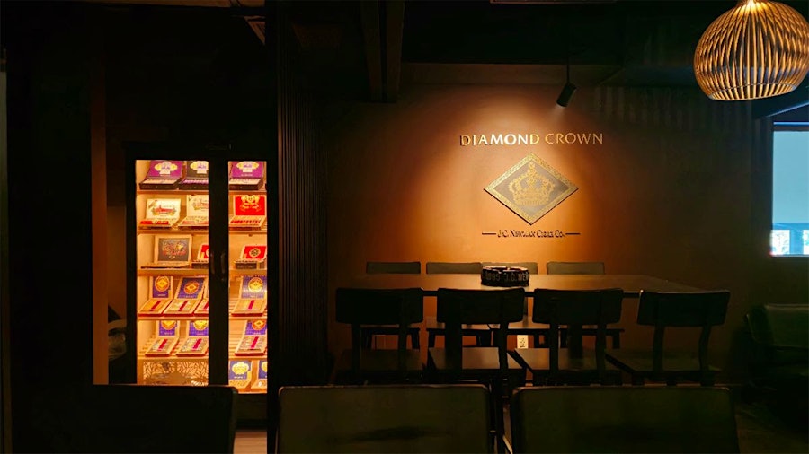 Diamond Crown Cigar Lounge