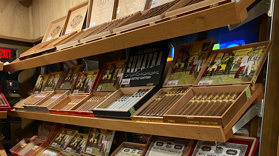 Breakwaters Cigar &amp; Whiskey Lounge