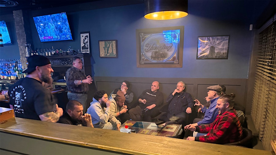 Breakwaters Cigar &amp; Whiskey Lounge