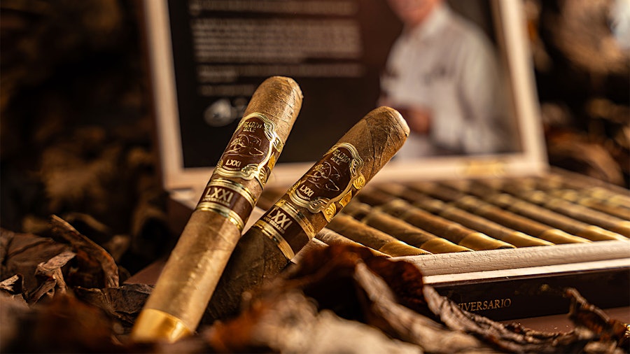 Eladio Diaz 71 Aniversario Made With Unusual Tobacco