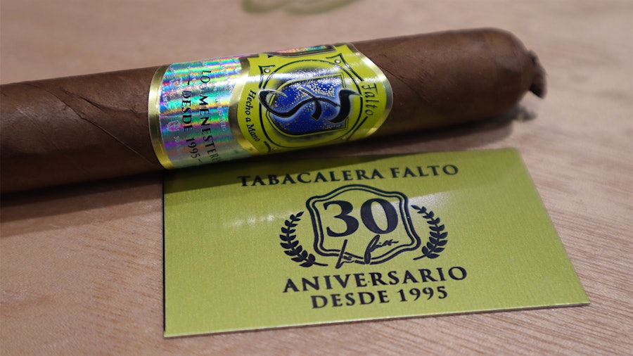 Los Menesteres 30th Anniversary