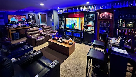 Kicking Back In A Cozy Illinois Cigar Room