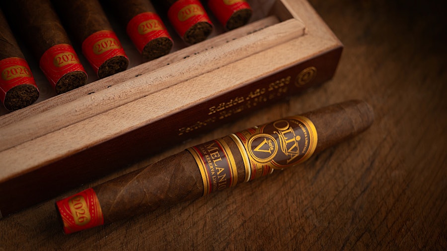 tobacco v Oliva Debuting Perfecto Made With Tobaccos From Exceptional Growing Years