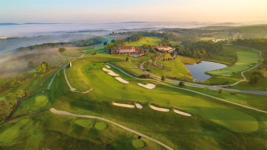 America’s 10 Most Luxurious Golf Resorts