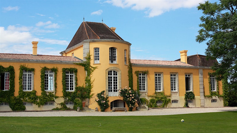The 2015 Bordeaux Barrels Diary: Follow the Yellow Château