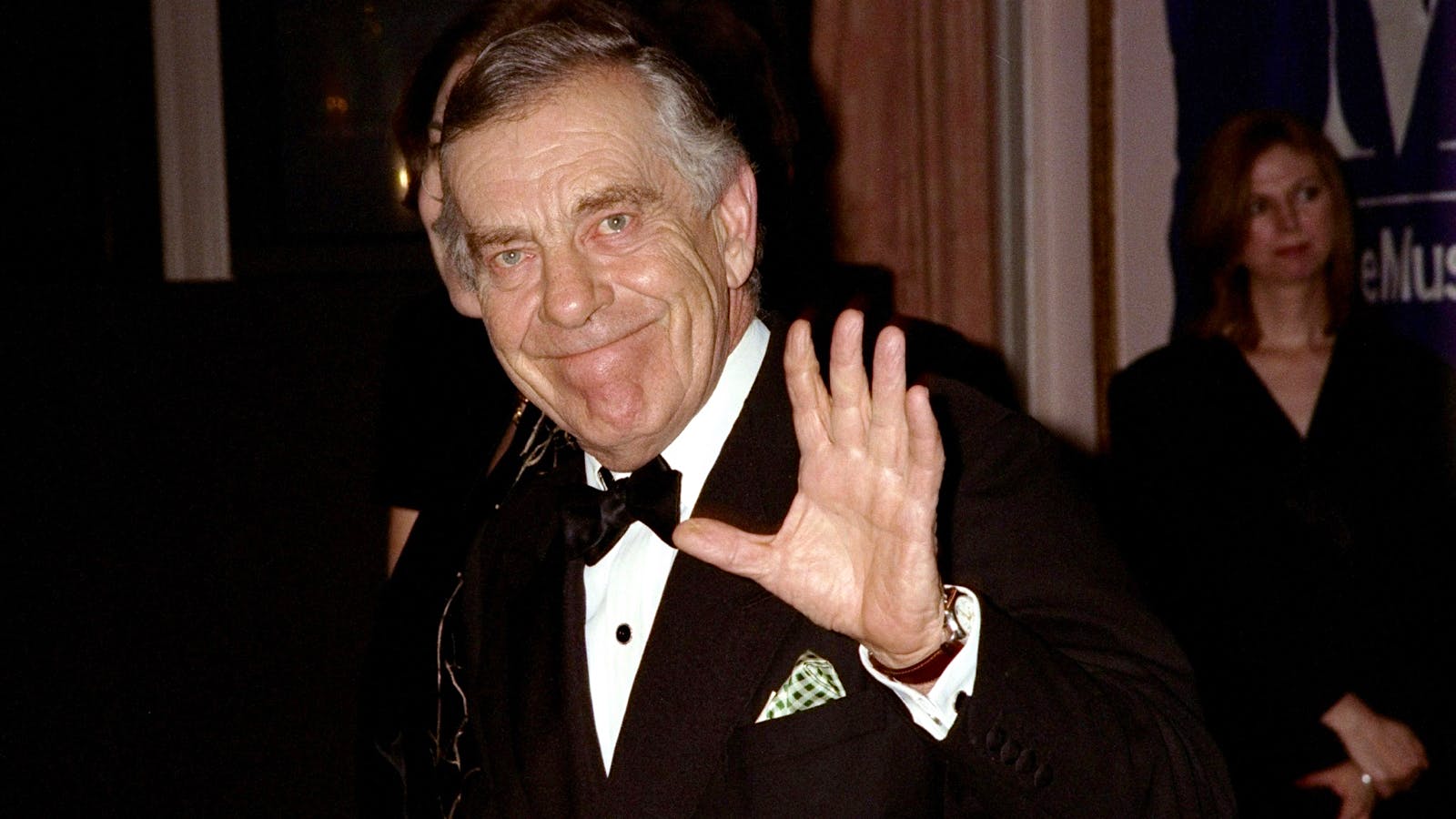 Journalist Morley Safer, Who Highlighted Red Wine’s Potential Health Benefits, Dies at 84