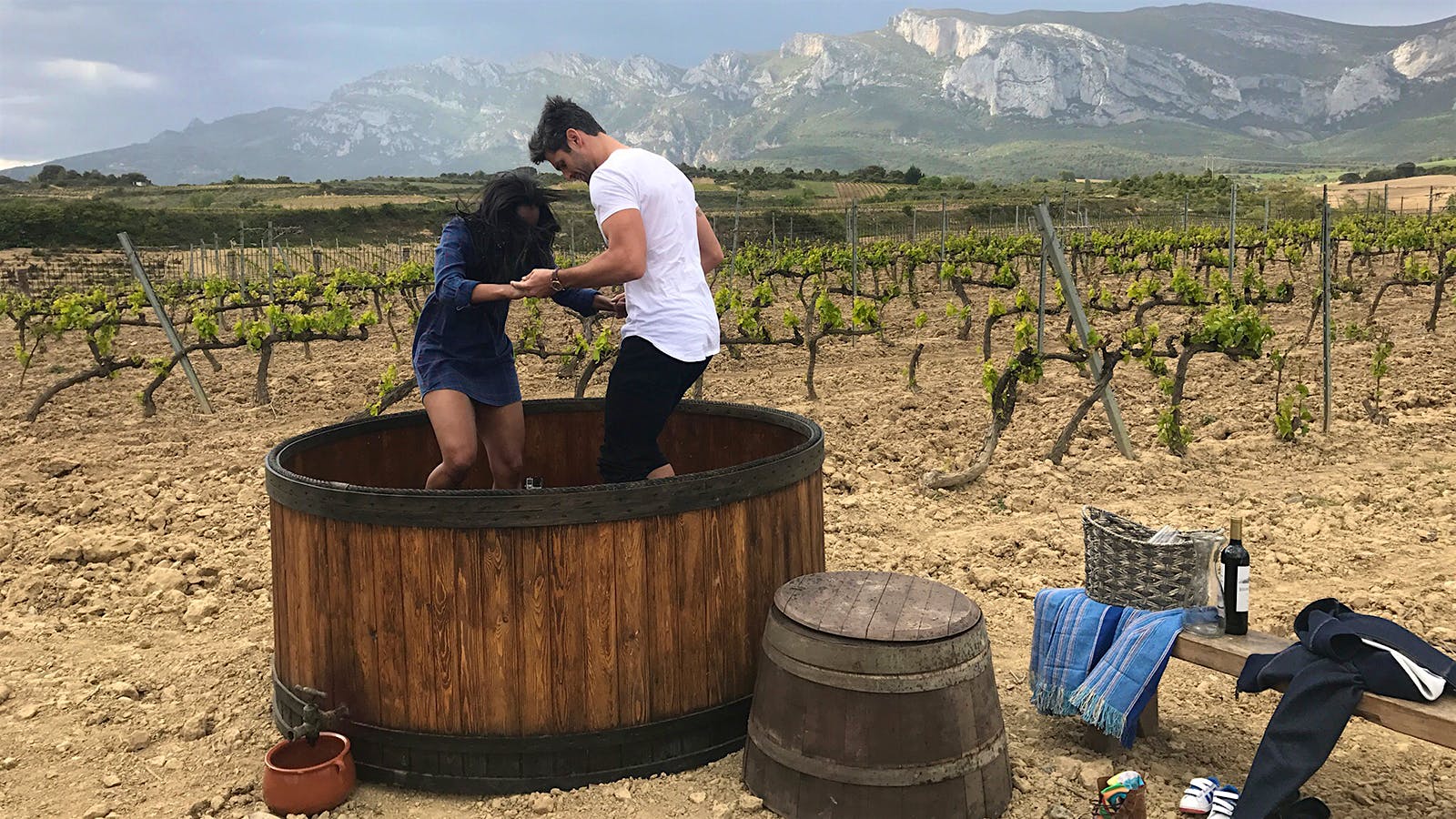 A Tempranillo Tango for the 'Bachelorette' in Rioja; Josh Groban Sings Pinot Praises
