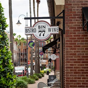Bin 77 Bistro and Sidebar restaurant in Baton Rouge