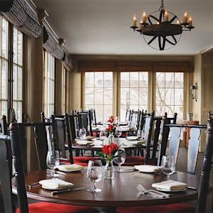 1833 Kitchen & Bar