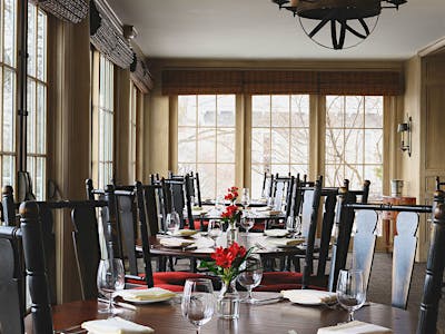 1833 Kitchen & Bar restaurant in Aurora