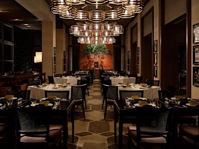 The Oak Door, Restaurant in Tokyo