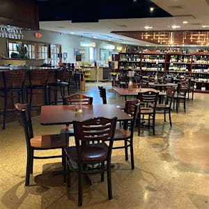 Ray's Wine Spirits Grill restaurant in Dayton