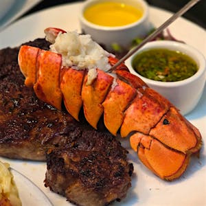 Notch 8 Grille restaurant in Northampton