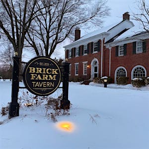 Brick Farm Tavern restaurant in Hopewell