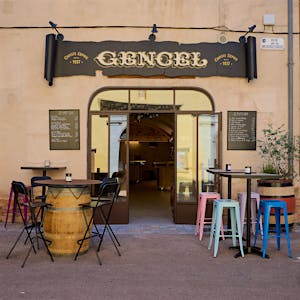 Cave et Bar à Vins Gencel restaurant in Cannes