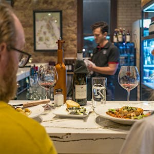R Wine Bar & Kitchen restaurant in Sioux Falls