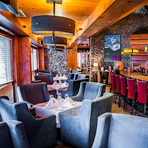 Maple Leaf Grill & Lounge