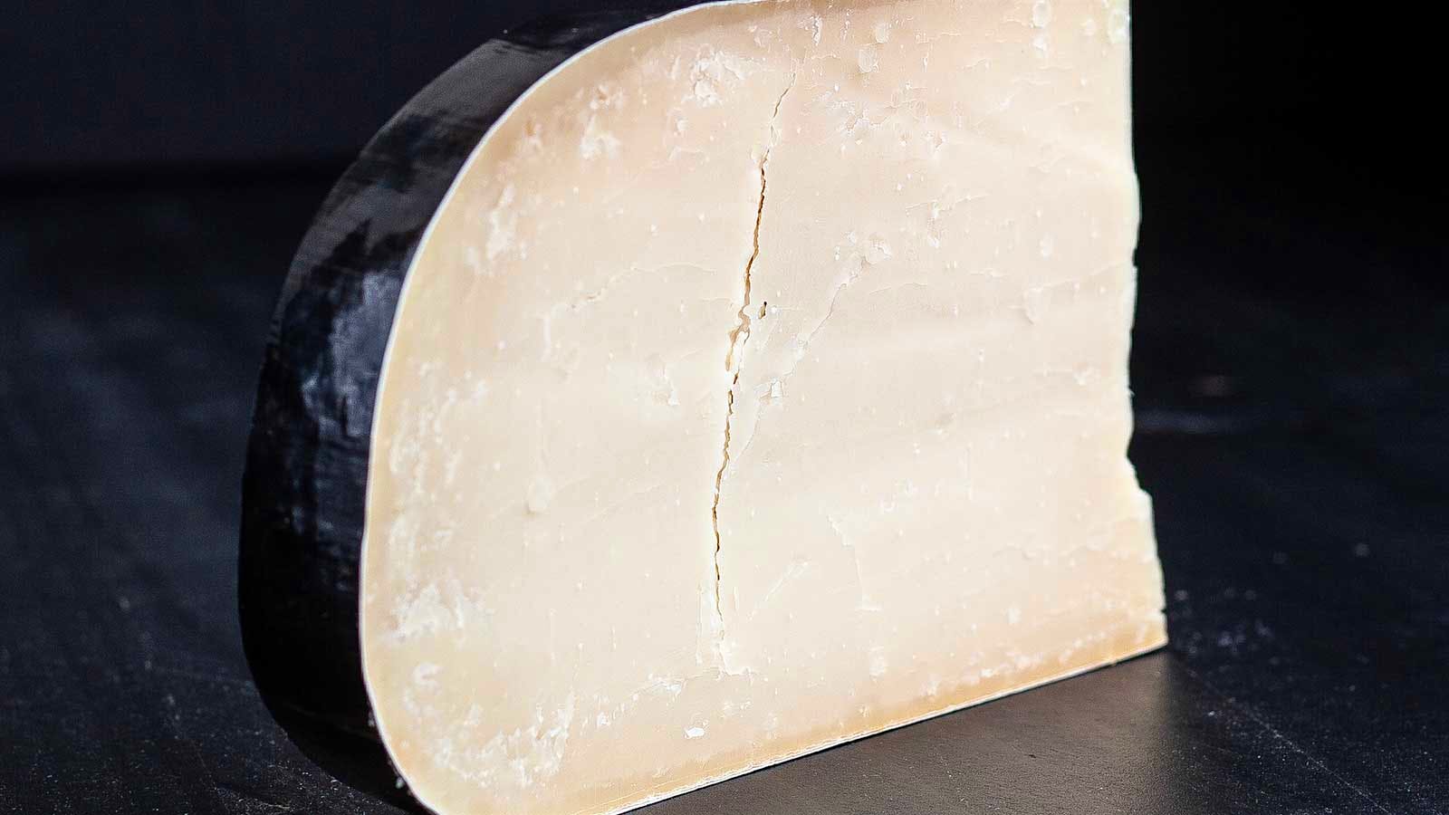 Fromagerie L'Amuse Black Betty Goat Gouda