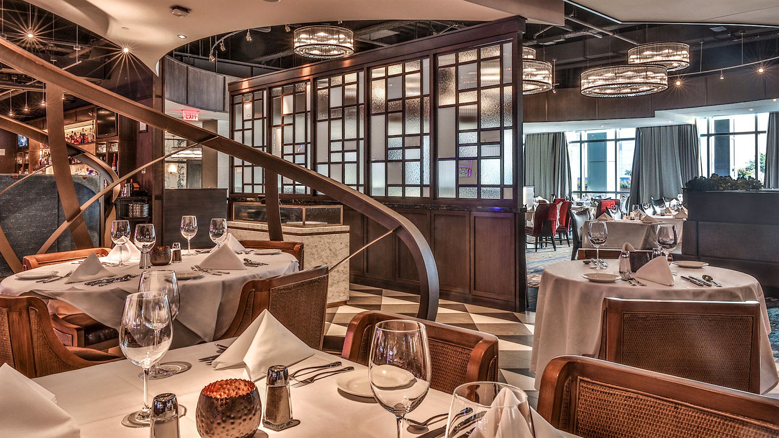 Emeril’s Chop House dining room