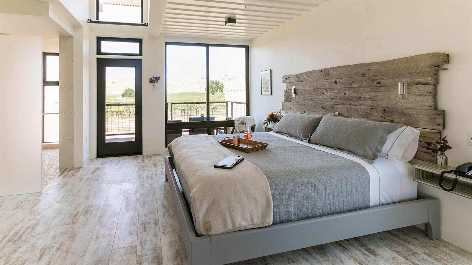 Winery hotel from recycled materials