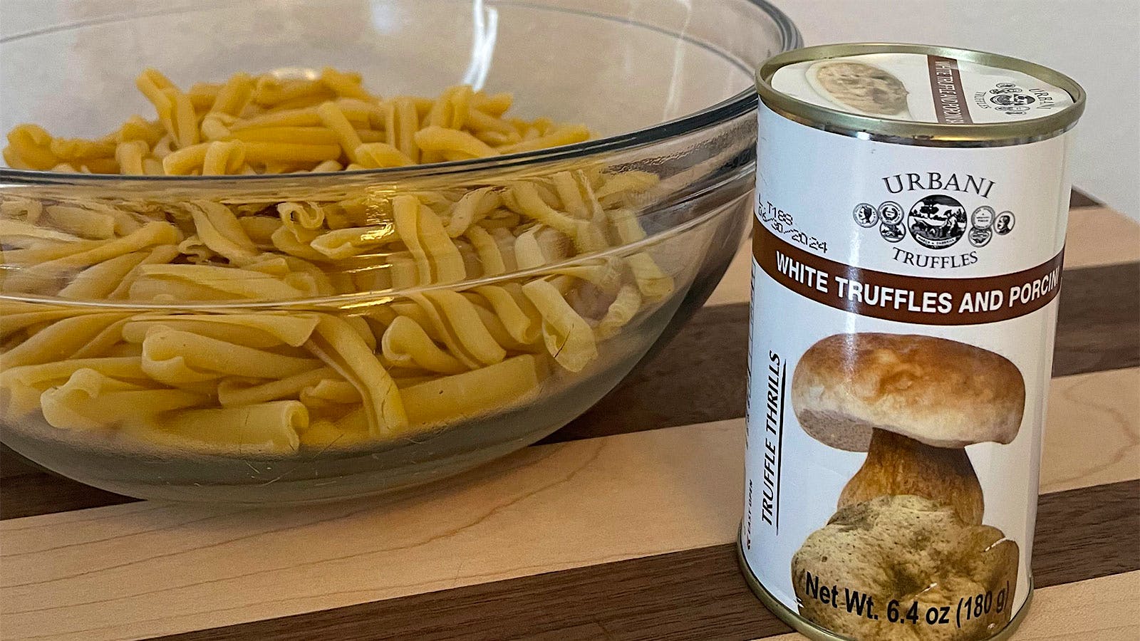 Bowl of pasta and can of Urbani White Truffles &amp; Porcini Sauce ] 