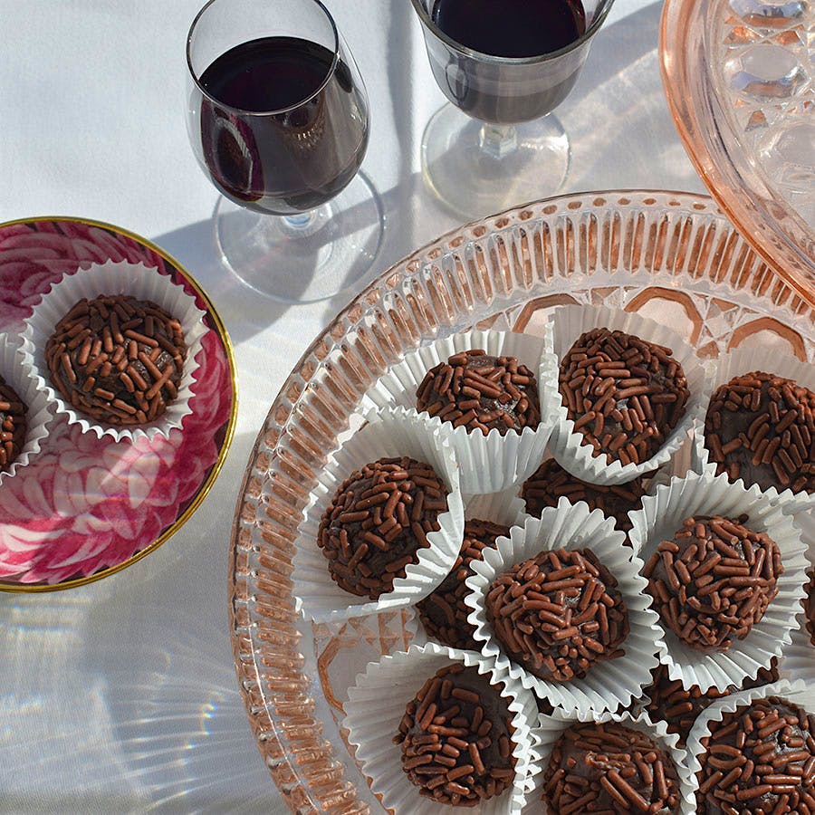 Hailing from Rio de Janeiro, these truffles can be assembled in less than an hour to treat your loved ones!