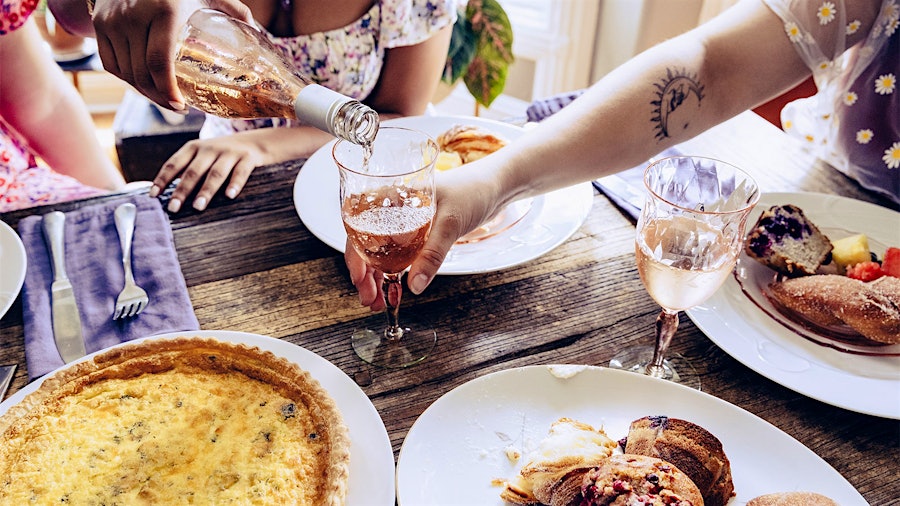 From Lebanese rosé to South African <i>pétillant naturel</i>, these are the bottles wine pros pour for brunch.