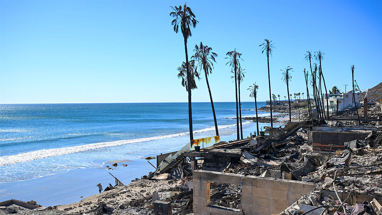 Los Angeles Restaurants Grapple With Wildfires