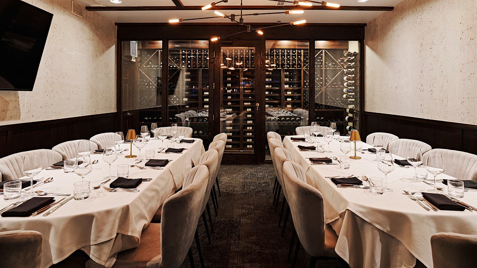  The dining room and cellar of Ray's in the City