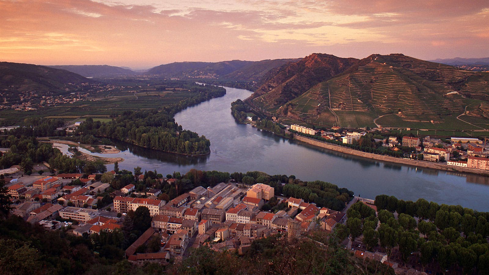  Tournon sur Rhone at sunset in&nbsp;Rh&ocirc;ne-Alpes, France