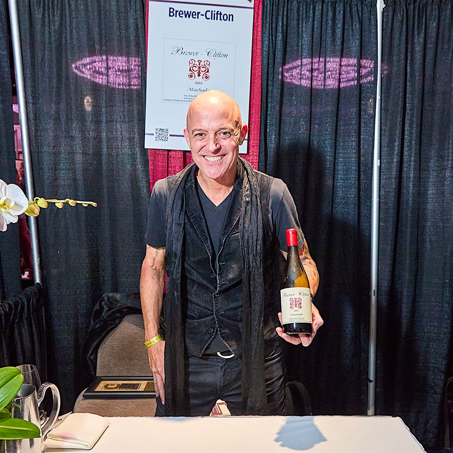  Greg Brewer pouring at the 2025 NY Wine Experience