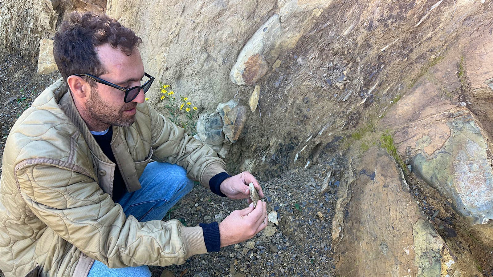  Filippo Chia examining some of the complex soils in Castello Romitorio's vineyards