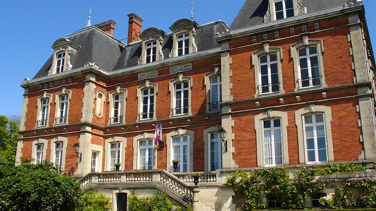 Pol Roger Champagne house