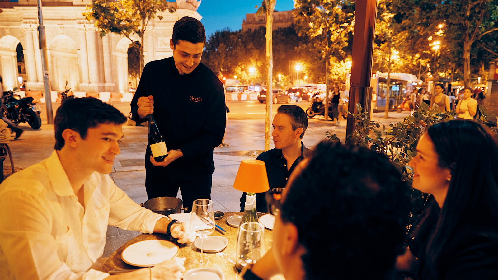 2026 Grand Award winner Berria Wine Bar offers a world class wine list steps away from the Puerta de Acalá in Madrid.