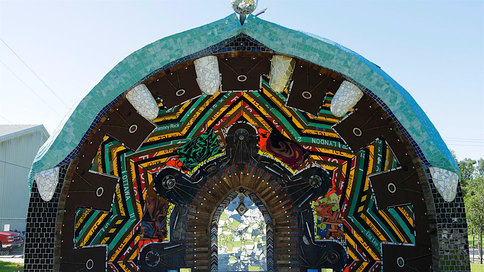  A mosaic&nbsp;arch at Smither Park&nbsp;in Houston.