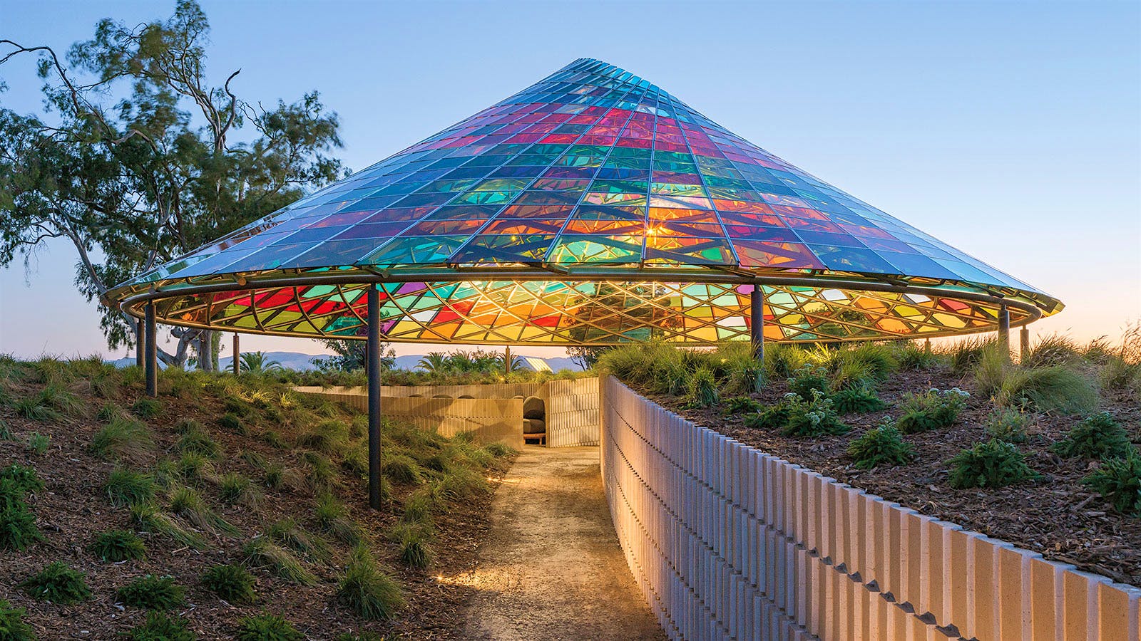Donum Debuts Dazzling Glass Structure