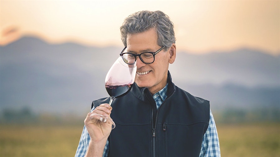 Celebrated California vintner Paul Hobbs founded Viña Cobos in 1998 after decades spent consulting with Spanish houses such as Bodega Catena Zapata.